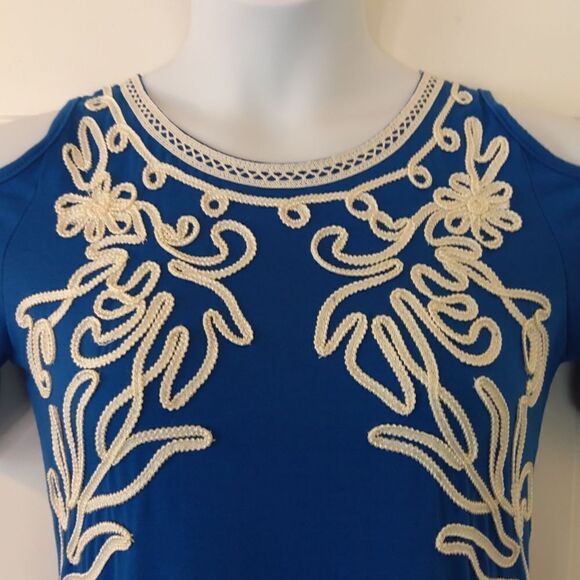 Objects D'art Royal blue and white short sleeve cold shoulder top - Picture 2 of 14